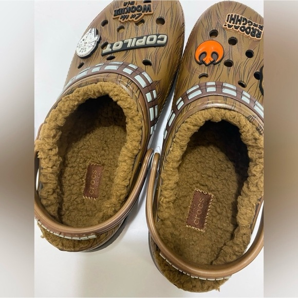 ‼️‼️🚨SOLD 🚨‼️‼️Star Wars Chewbacca Crocs Clogs - Picture 2 of 12